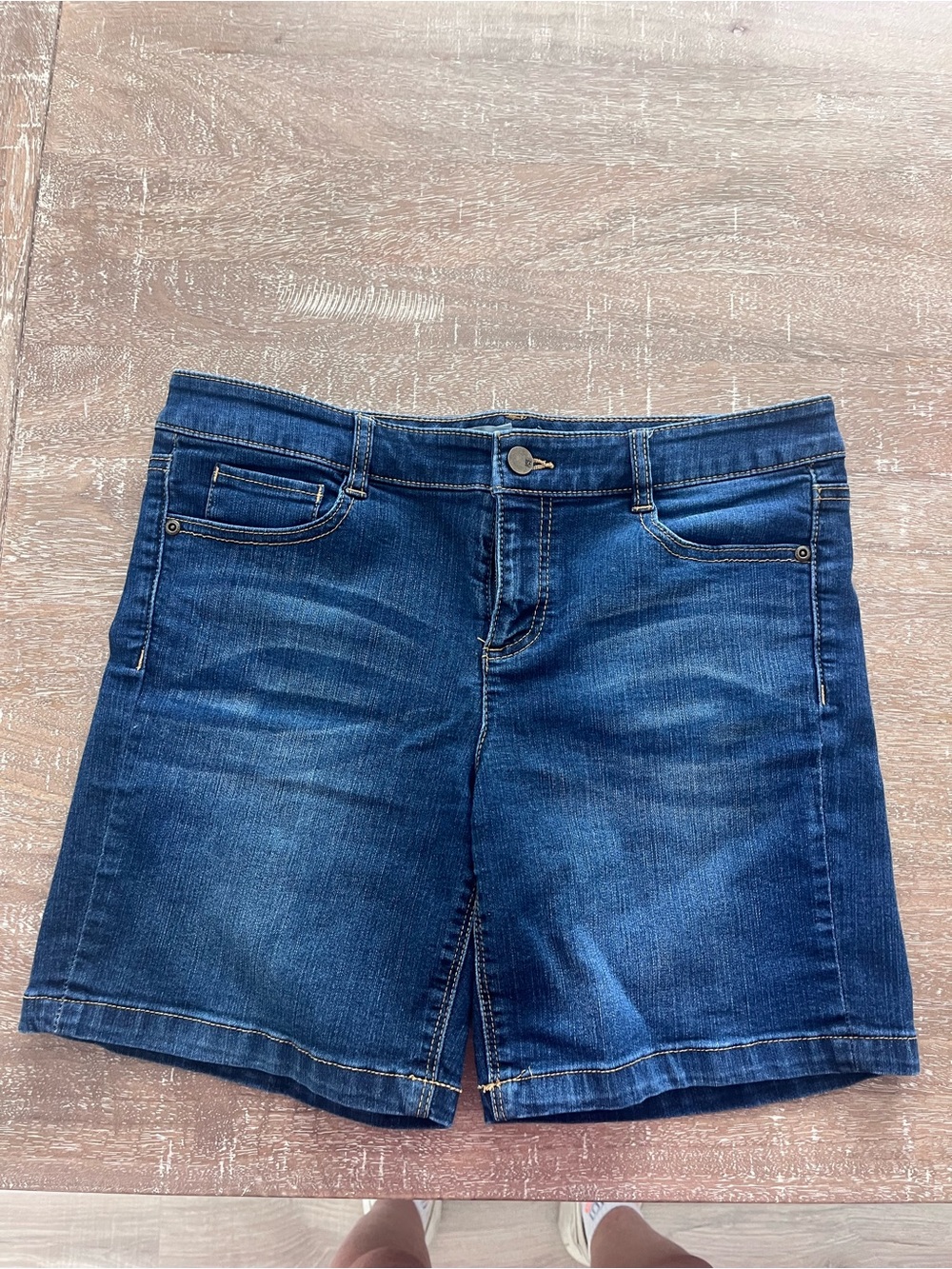 New York & Company Dark Blue Denim Jean Shorts! Size 8